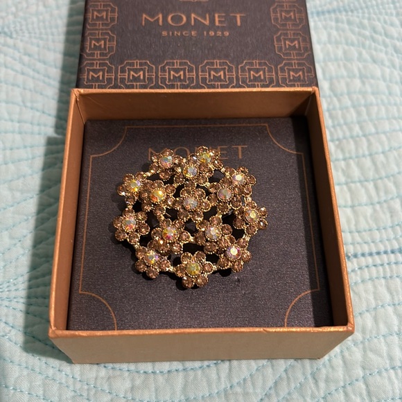 Monet gold / yellow flower pin - Picture 2 of 13